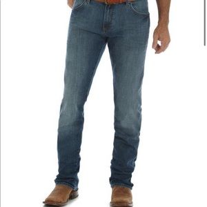 WRANGLER RETRO SLIM STRAIGHT RED RIVER